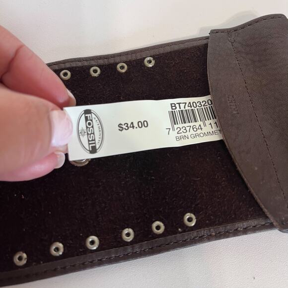 Fossil Boho Oversized Leather Womens Belt Size S Brown Grommets Hippie Western - Picture 6 of 6